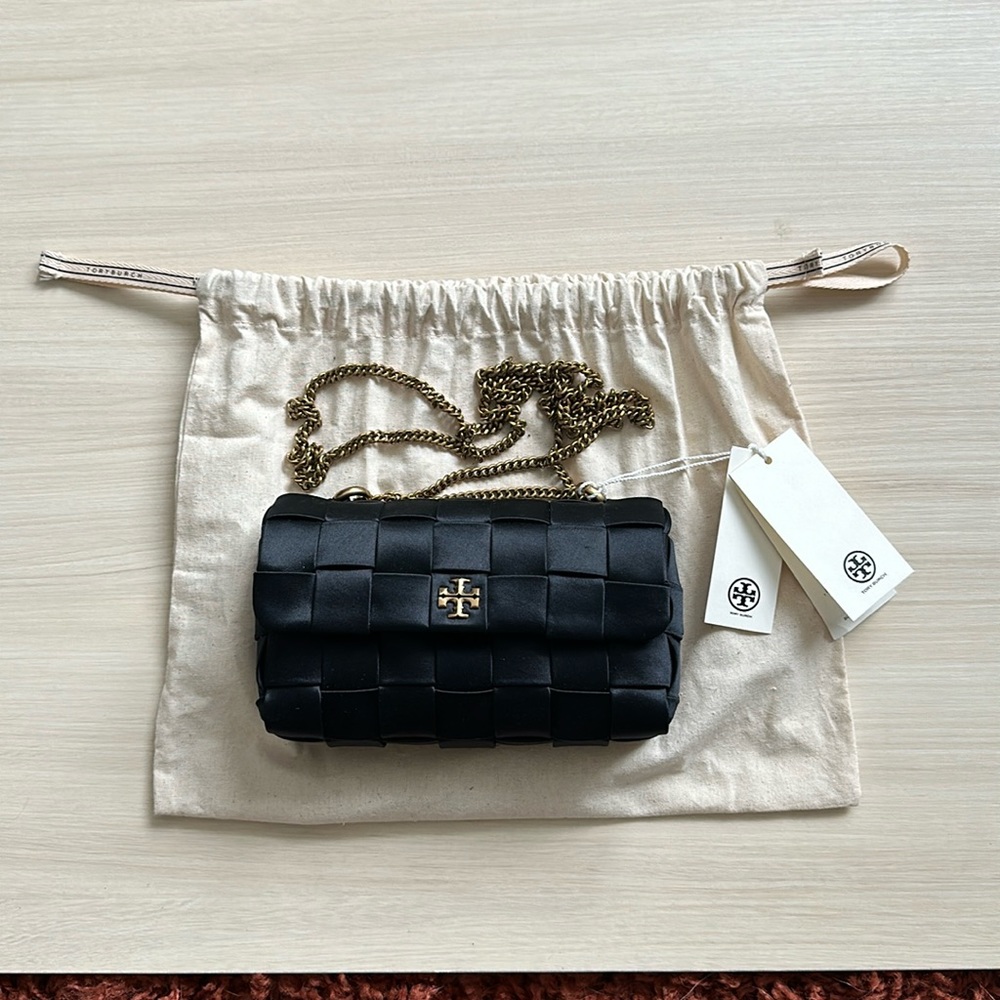 TORY BURCH, Kira Woven Satin Mini Flag Bag. Black/001